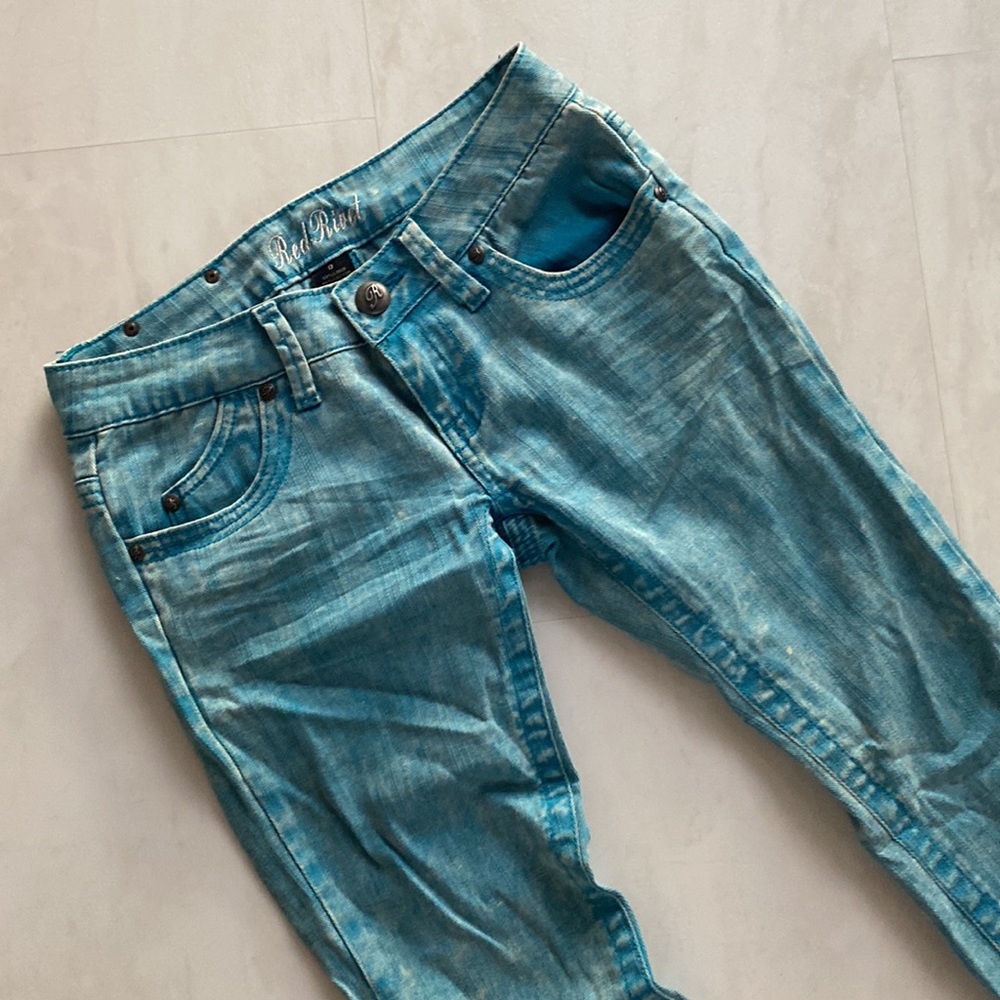 Red Rivet Low Rise Faded Blue Jeans (size 0)